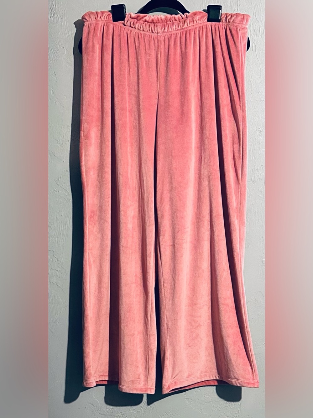 Old Navy’s Plush Velour ONLY Wide Leg Rose-Pink Velvet Lounge Pajama Pants, L